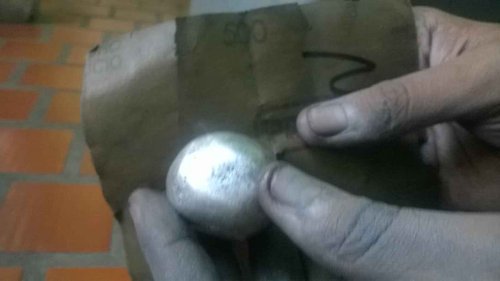 BOLA ALUMINIO EN SARTÉN  Bola de papel aluminio en la sartén: la solución  para dejarla como recién comprada