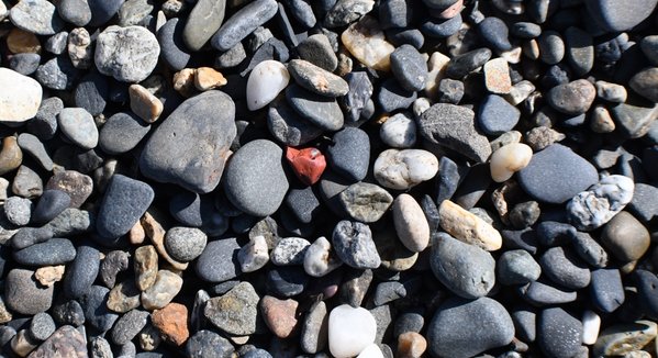 044 8-31 nikiski beach just a red rock.jpg