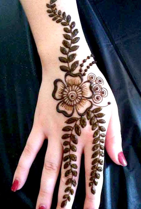 Elegant Floral Mehndi Designs For Girls