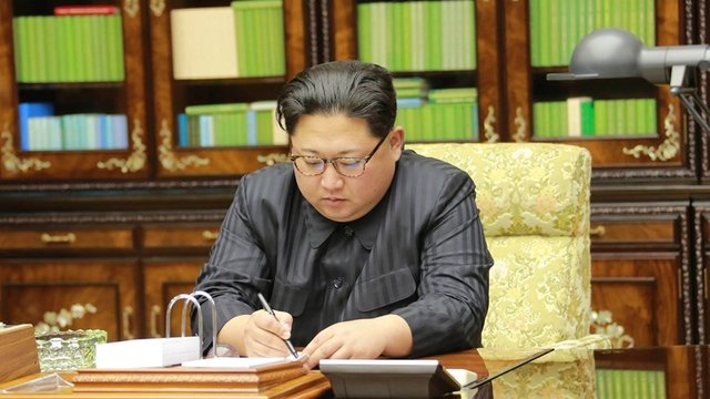Kim Jong Un diz ter "vontade firme" de melhorar relações com Seul