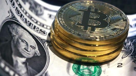 Bitcoin wobbles as traders turn to other cryptocurrencies amid uncertain future