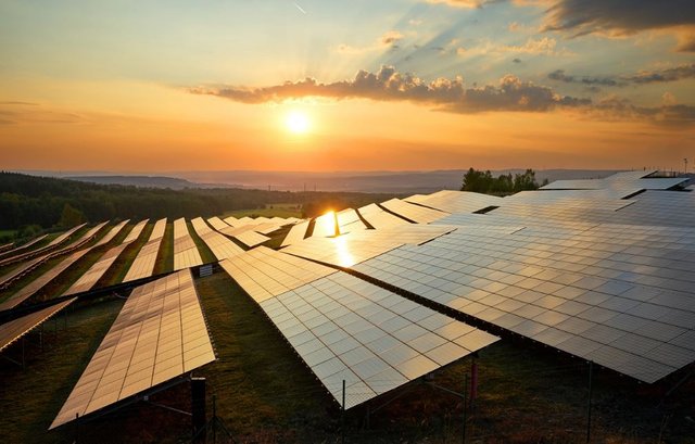 Early taste of summer sees UK renewables set new records