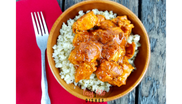 Make a delicious Indian food inspired butter chicken dish that is perfect for keto or low carb diets! One pan simple in your instant pot, too! www.easyketodishes.com