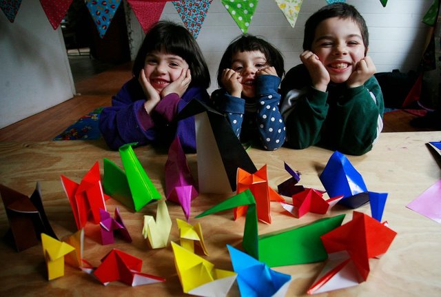 Resultado de imagen para los niÃ±os y los origamis