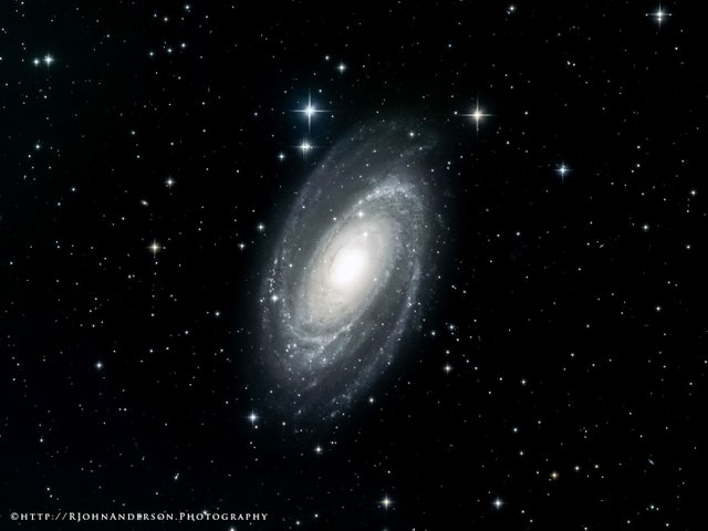 Messier 81 (M81, NGC 3031 Or Bode's Galaxy) - by R. John Anderson