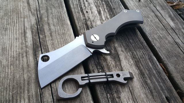 Overview of a RAD Knives Field Cleaver —