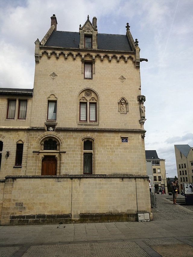 House on cathedral square