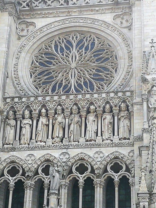 Amiens cathedral - above the door