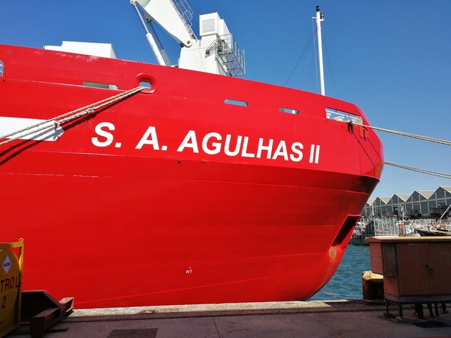 SA Agulhas II closeup