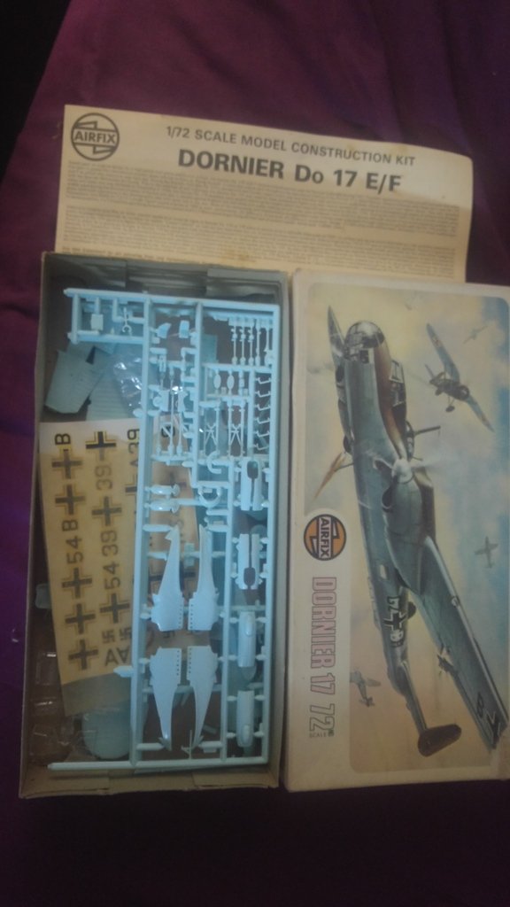  photo airfix model kit_zpssfqu3s25.jpg