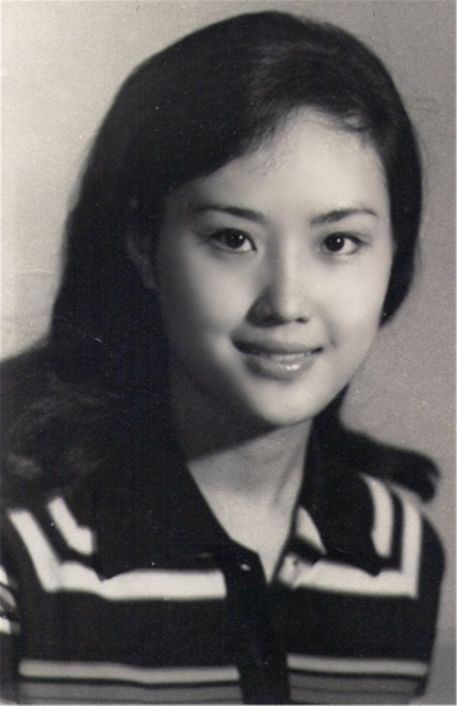 《新白娘子传奇》中的许姣容，78岁了依然如此端庄美丽，怪不得儿子这么帅气！