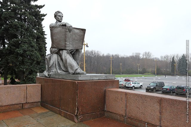студент с книгой