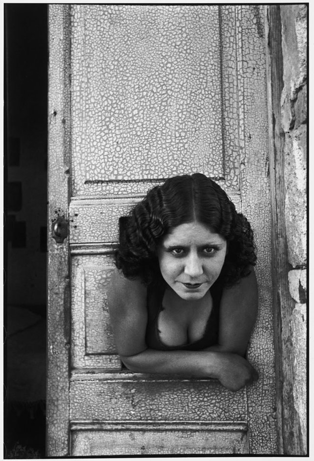 Prostitute of Cuauhtenocztín Street, Mexico City. Henri Cartier-Bresson 1934