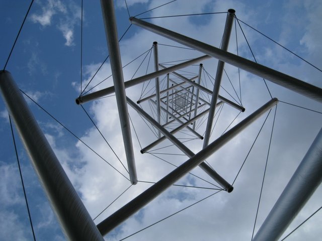 Needle Tower by Kenneth Snelson - Hirshhorn Museum Plaza
