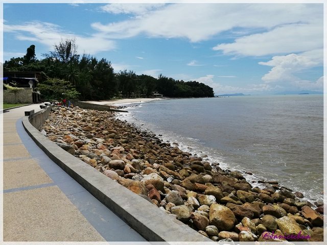 Kuching Damai Beach Steemit