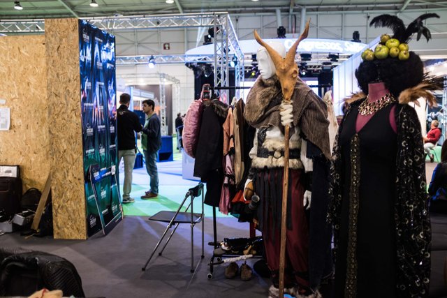 Wardrobe with very unique pieces at the Sincolor / Kryolan stand