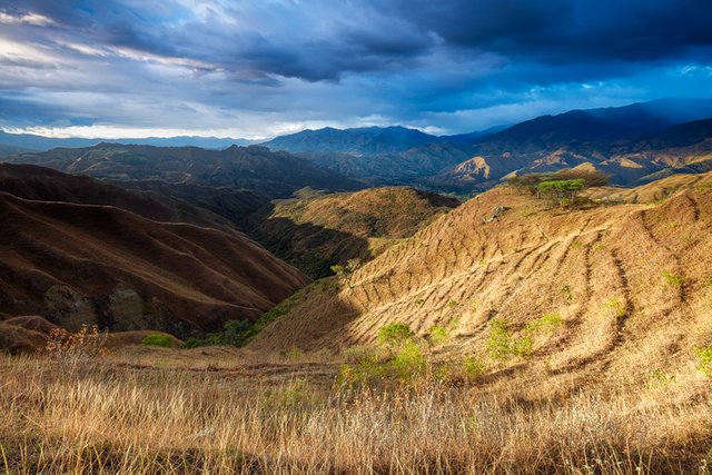 The mountains around vilcabamba as seen from the Izhcayluma trail