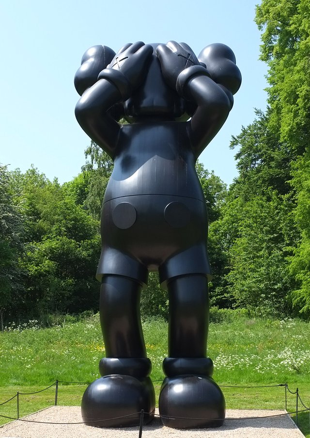 kaws-1