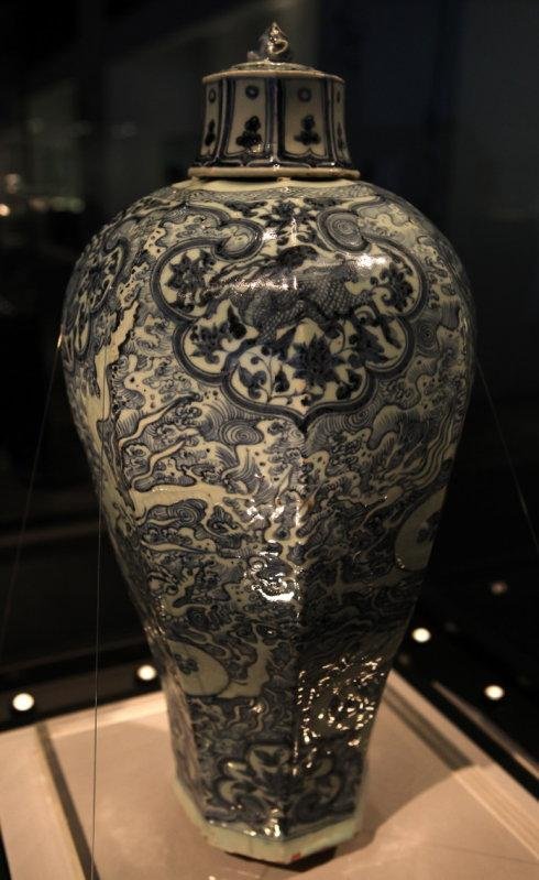 元代青白図梅花瓶 元代青白図梅花瓶 il_fullxfull.6209199767_cs85.jpg