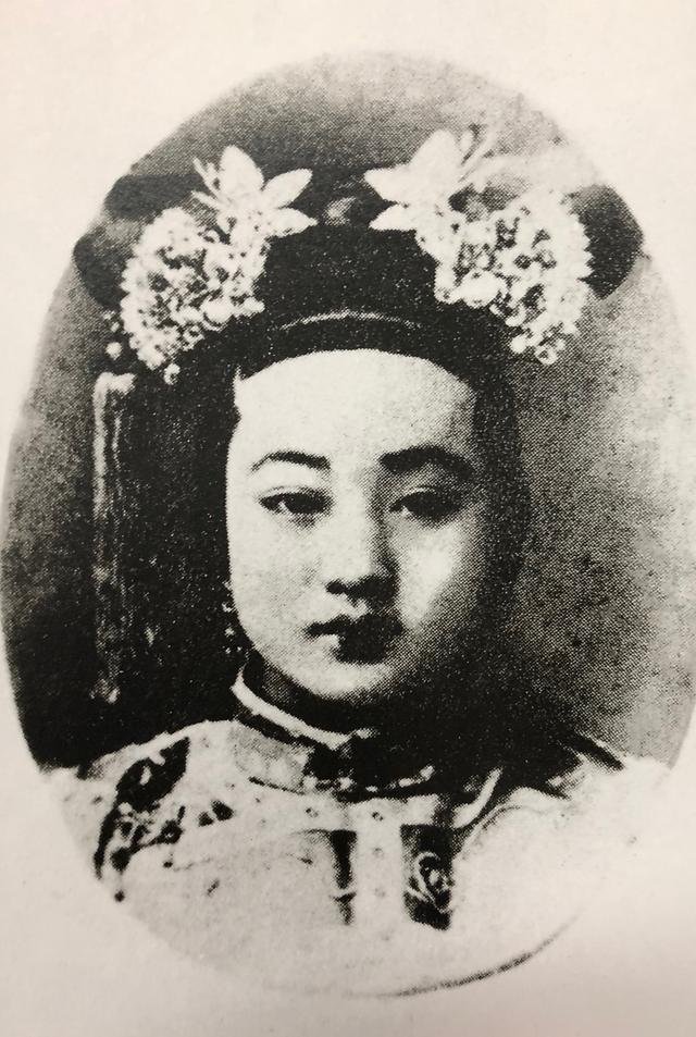 故宫珍藏老照片，光绪的后妃们EMPEROR GUANGXU'S EMPRESS AND