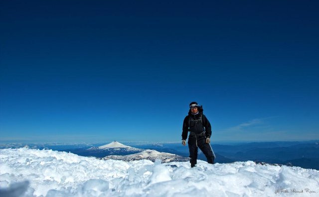 Yo, Pablo Manuel Rizzo, selfie en la cumbre del Volcán Lanín