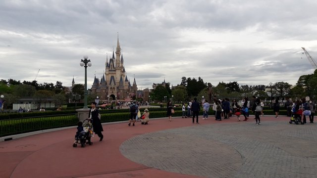 A Day at Disneyland, Tokyo, Japan!
