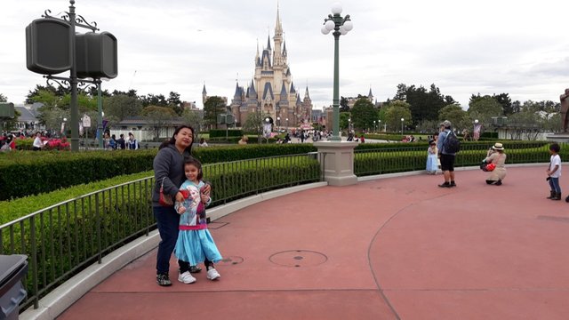 A Day at Disneyland, Tokyo, Japan!