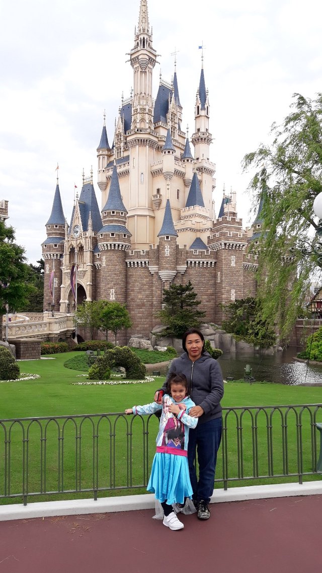 A Day at Disneyland, Tokyo, Japan!