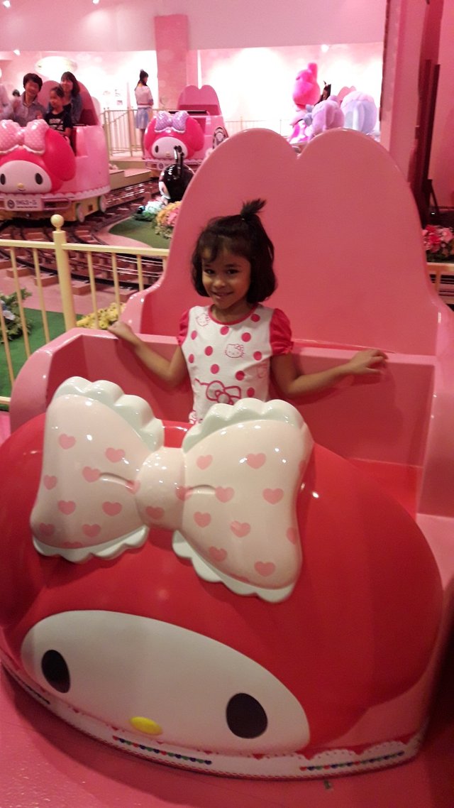 A Day with Hello Kitty at Sanrio Puroland!