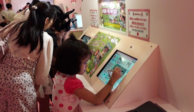 A Day with Hello Kitty at Sanrio Puroland!