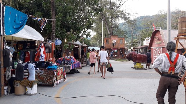 Novotel Phuket Resort Hotel - Patong Beach Market