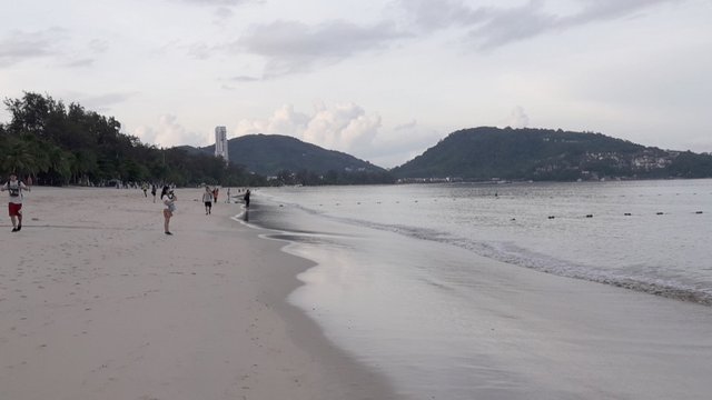 Novotel Phuket Resort Hotel - Beach walk