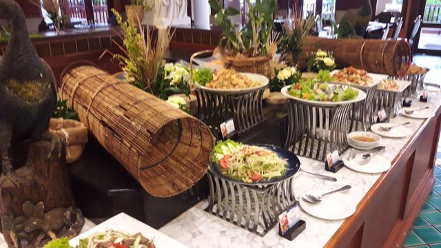 Novotel Phuket Resort Hotel - Buffet dinner