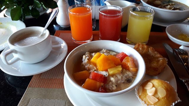 Novotel Phuket Resort Hotel - Breakfast