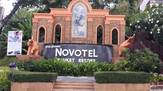 Novotel Phuket Resort Hotel - Entrance