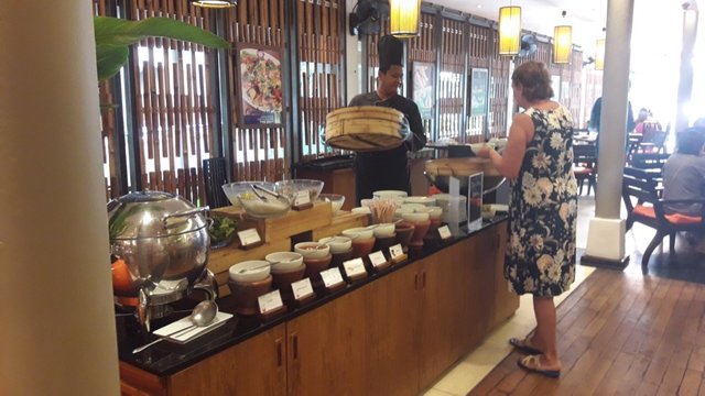 Novotel Phuket Surin Beach Resort Hotel - Breakfast