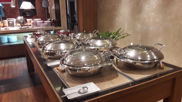 Novotel Phuket Surin Beach Resort Hotel - Breakfast