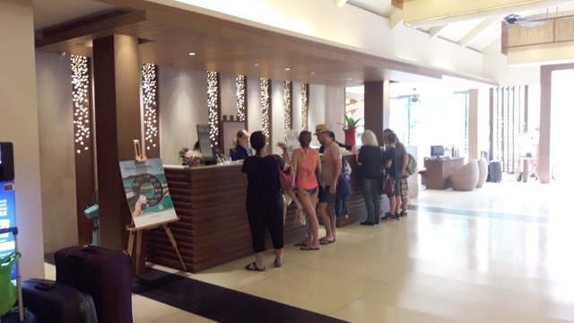 Novotel Phuket Surin Beach Resort Hotel - Lobby