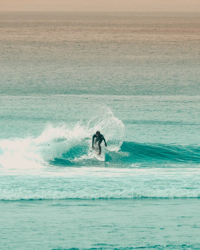 surfing bali