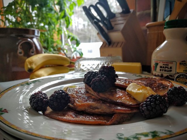 Recipe: Easy 2-Ingredient Paleo Pancakes made with Bananas & Eggs