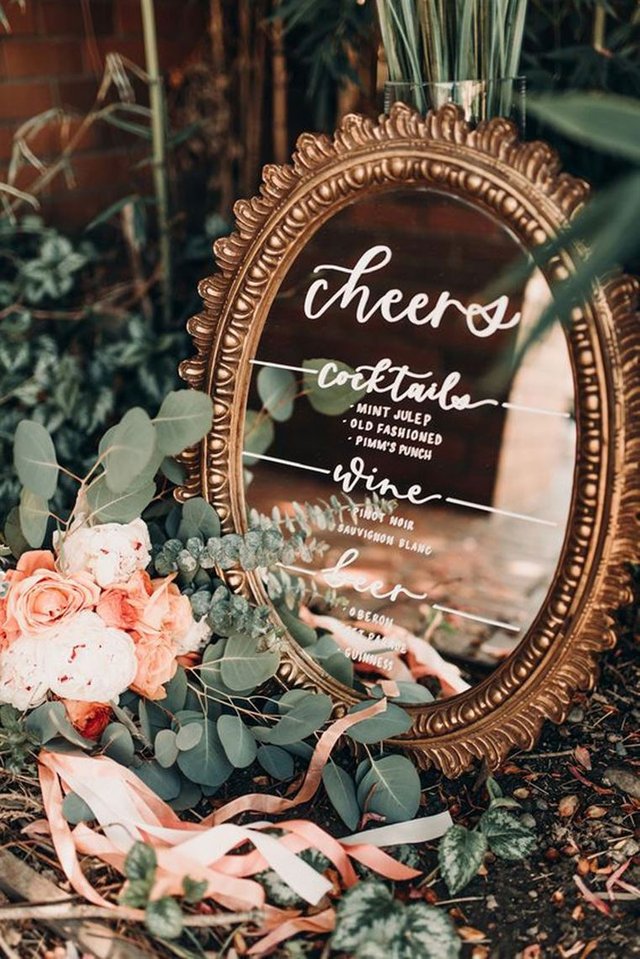 Rustic Wedding Mirror Display Ideas