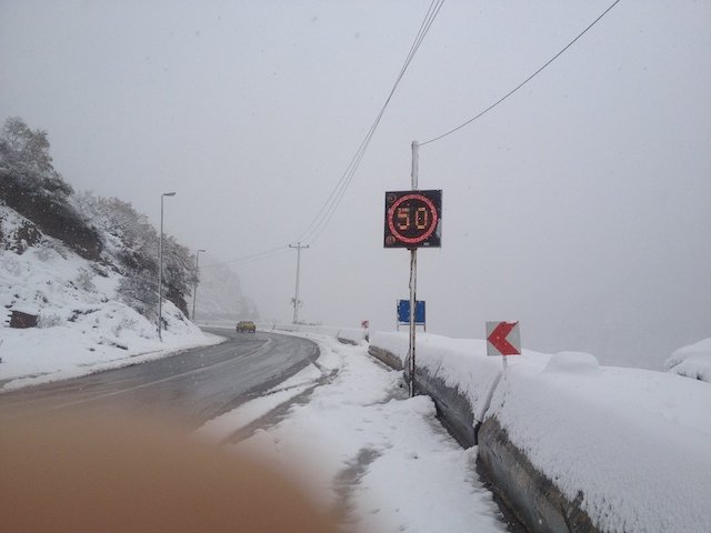 snowing road.JPG-81.6kB