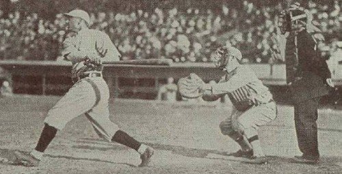 1913 baseball photo. Public domain.