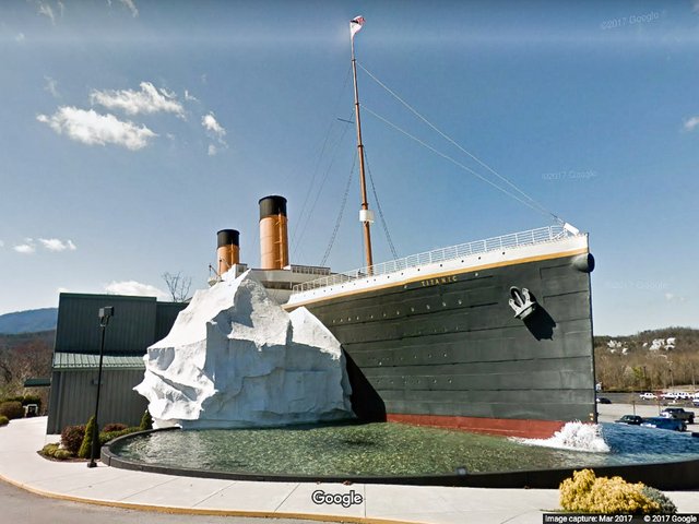 Pigeon Forge Titanic Museum