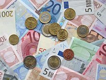 Euro Scheine und Münzen
