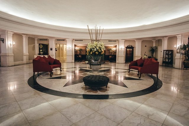 E&O hotel: Lobby is simply amazing