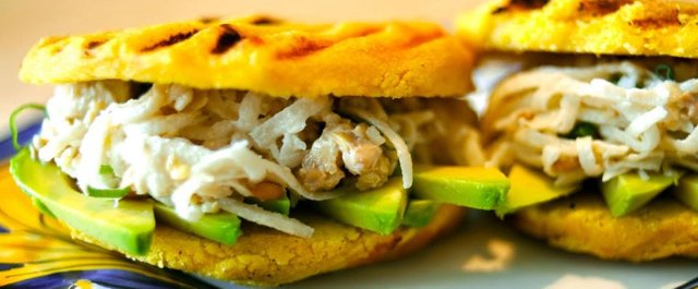 Arepas de budare en leña, Tradición Venezolana. — Steemit