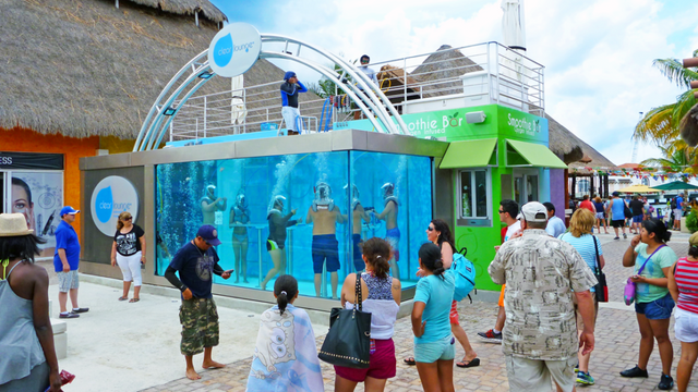 Clear Lounge: the world's first underwater oxygen bar in Cozumel, Mexico