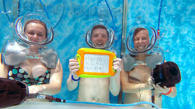 Clear Lounge: the world's first underwater oxygen bar in Cozumel, Mexico