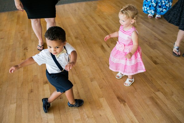 dancing kids at wedding